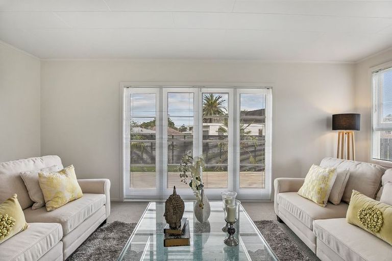 Photo of property in 2/30 Imrie Avenue, Mangere, Auckland, 2022