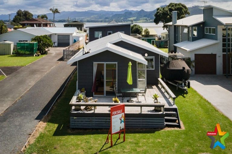 Photo of property in 16 Tatai Road, Bowentown, Waihi Beach, 3177