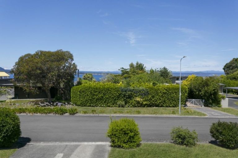 Photo of property in 5 Winston Street, Acacia Bay, Taupo, 3330