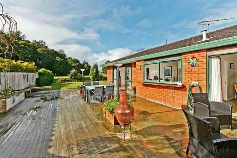 Photo of property in 15 Vanderbilt Parade, Albany, Auckland, 0632