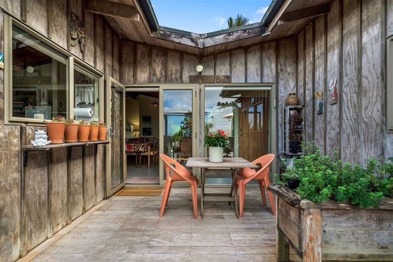 Photo of property in 12 Kereru Grove, Greenhithe, Auckland, 0632