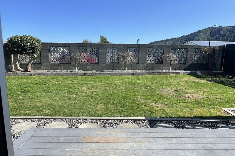 Photo of property in 28a Roband Crescent, Brown Owl, Upper Hutt, 5018