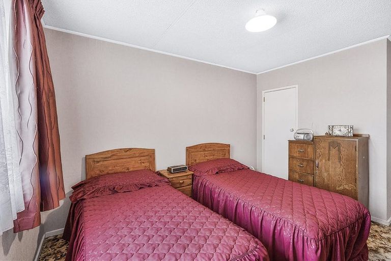 Photo of property in 22 Paul Crescent, Fairfield, Hamilton, 3214