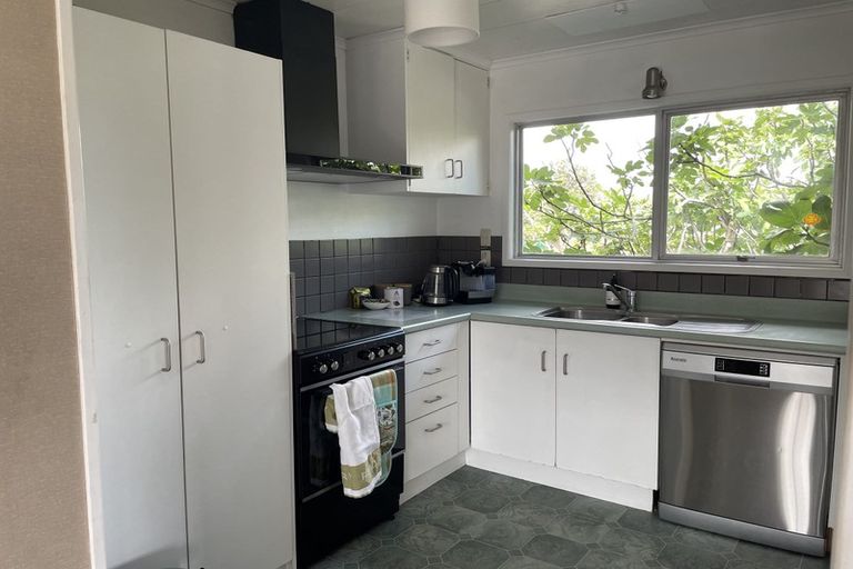 Photo of property in 14 Eruini Street, Waikanae Beach, Waikanae, 5036