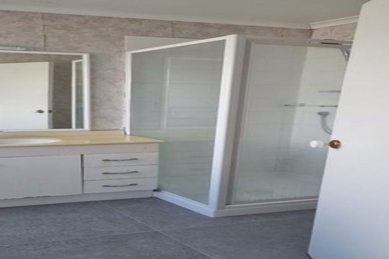 Photo of property in 742a East Coast Road, Pinehill, Auckland, 0630