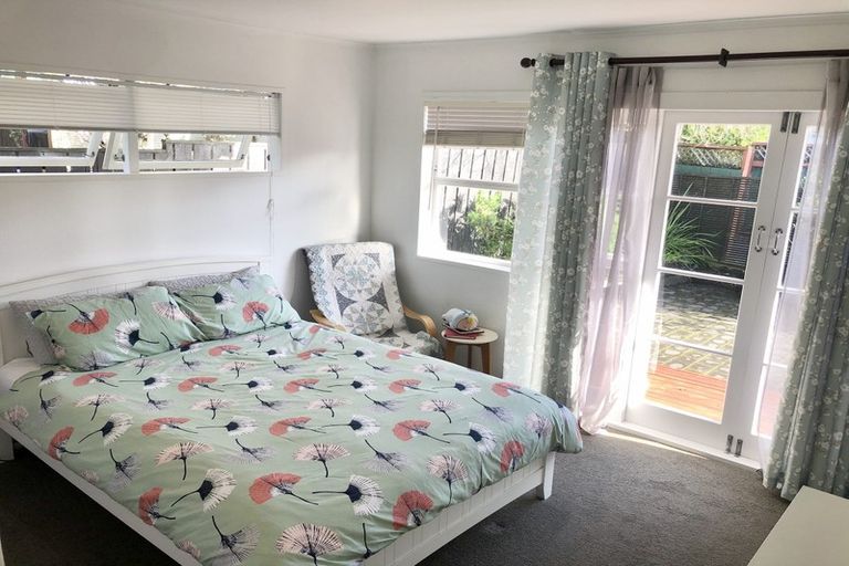 Photo of property in 1/15 Paramu Avenue, Birkdale, Auckland, 0626