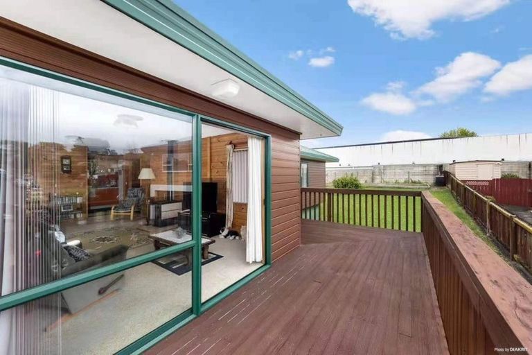 Photo of property in 23 Millstream Drive, Henderson, Auckland, 0610