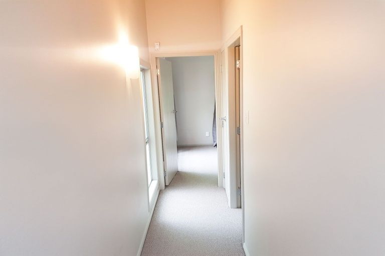 Photo of property in 19 Pohutukawa Avenue, Red Beach, 0932