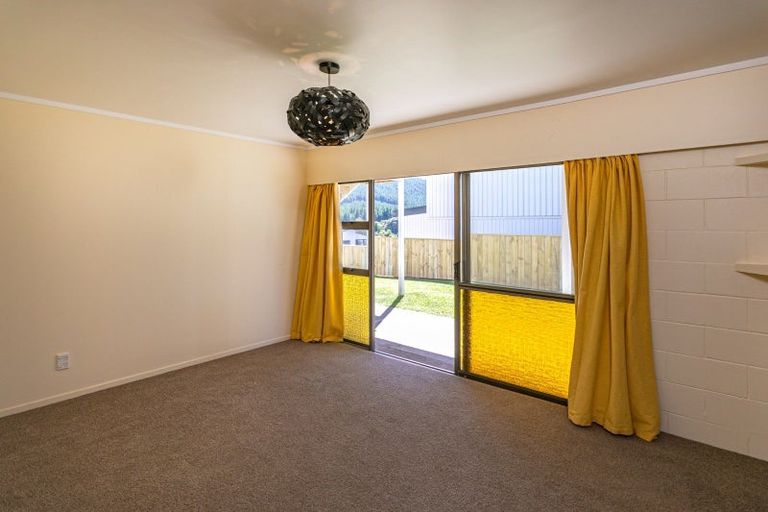 Photo of property in 107 Titiro Place, Onemana, Whangamata, 3691