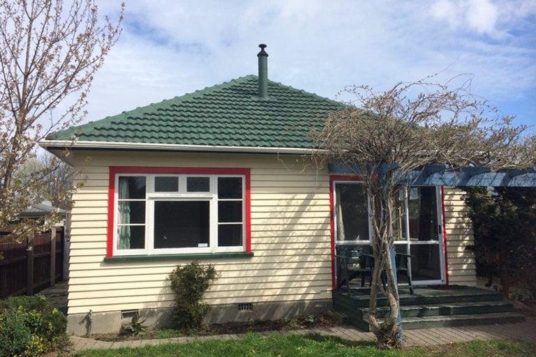 Photo of property in 28 Winters Road, Redwood, Christchurch, 8051