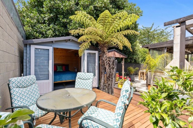 Photo of property in 48 Devon Street, Picton, 7220