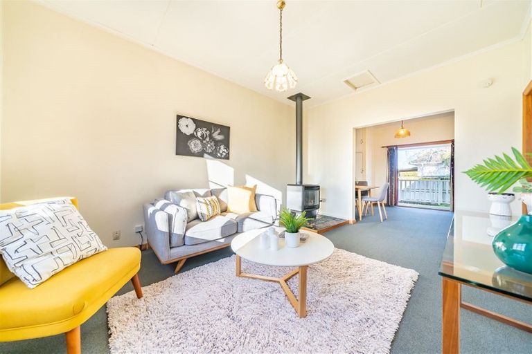 Photo of property in 5 Mangaroa Hill Road, Clouston Park, Upper Hutt, 5018