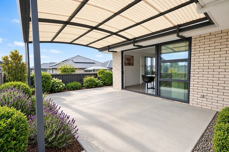 Photo of property in 8 Kaitaka Way, Papamoa, 3118