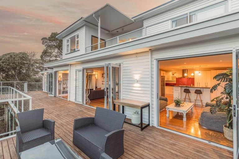 Photo of property in 93 Mount Pleasant Road, Mount Pleasant, Christchurch, 8081