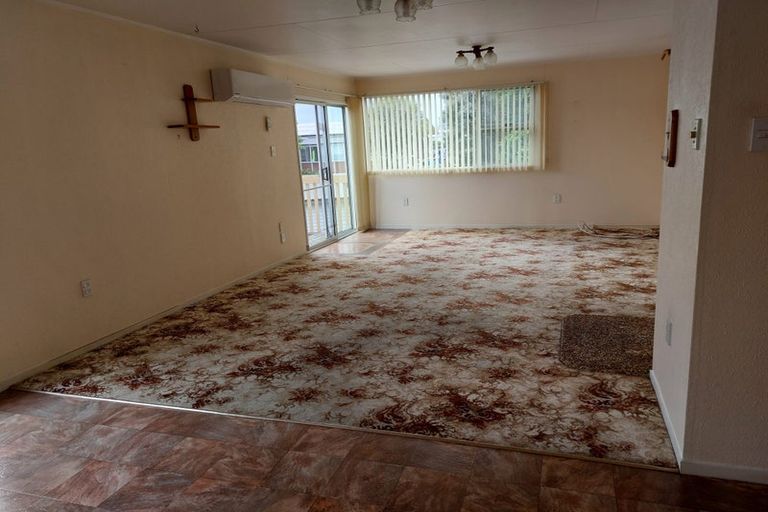 Photo of property in 14 Curlew Place, One Tree Point, 0118