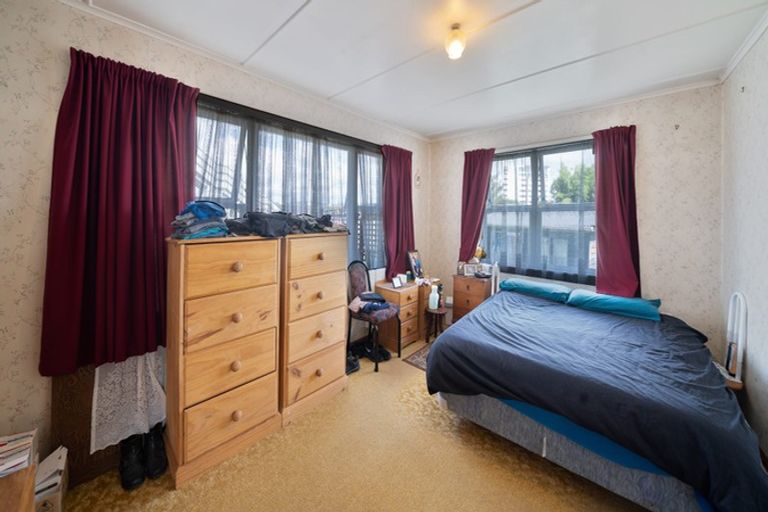 Photo of property in 2a Brandon Road, Glen Eden, Auckland, 0602