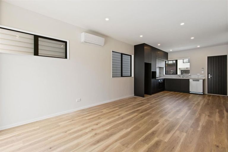 Photo of property in 70 Opoka Street, Papakura, 2110