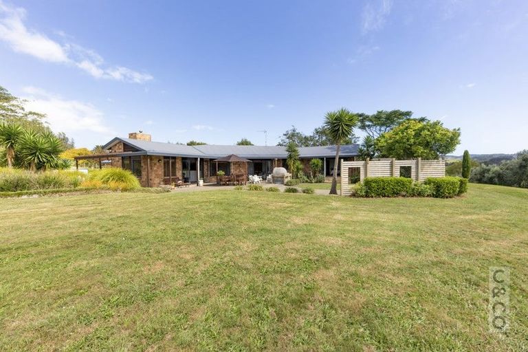 Photo of property in 1226 State Highway 16, Waimauku, 0883