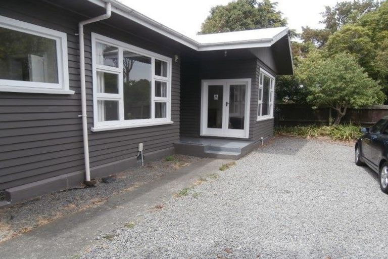 Photo of property in 12 Ilam Road, Upper Riccarton, Christchurch, 8041