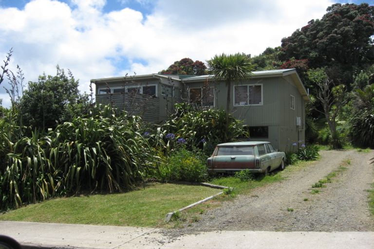 Photo of property in 60 Waitea Road, Muriwai, Waimauku, 0881