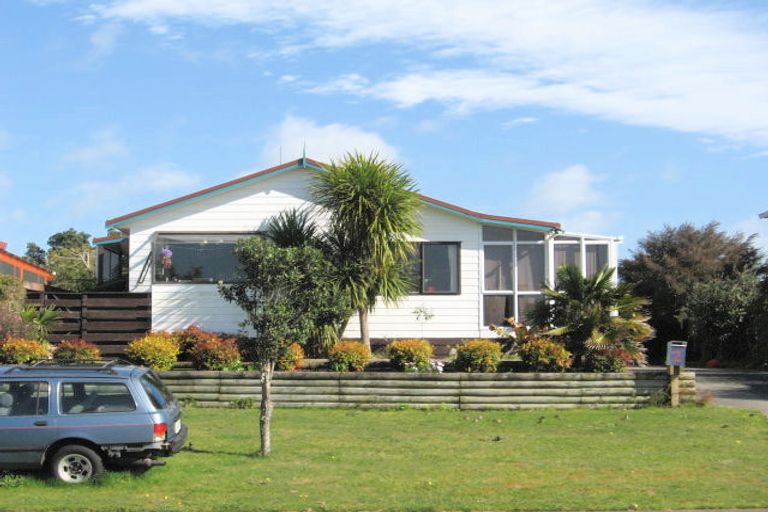 Photo of property in 2 Hartford Avenue, Papamoa Beach, Papamoa, 3118