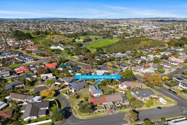 Photo of property in 1/3 Tyrian Close, Half Moon Bay, Auckland, 2012