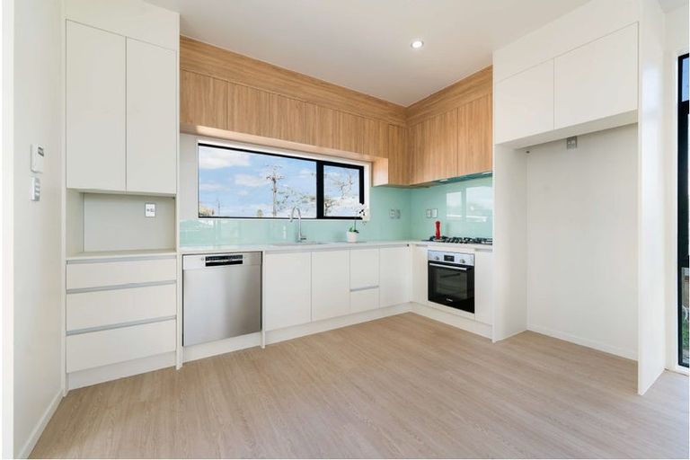 Photo of property in 14b York Road, Papatoetoe, Auckland, 2104