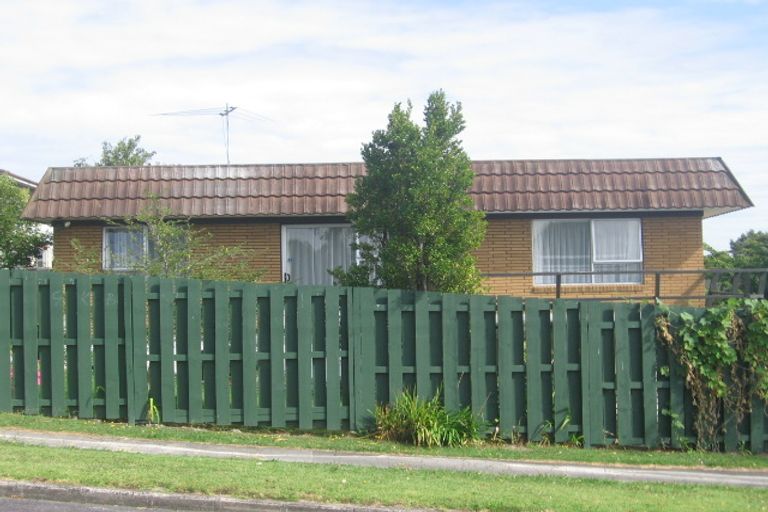 Photo of property in 4/94 Lynwood Road, New Lynn, Auckland, 0600