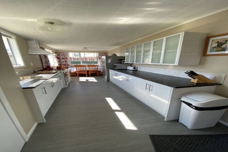 Photo of property in 21 Castle Street, Eltham, 4322