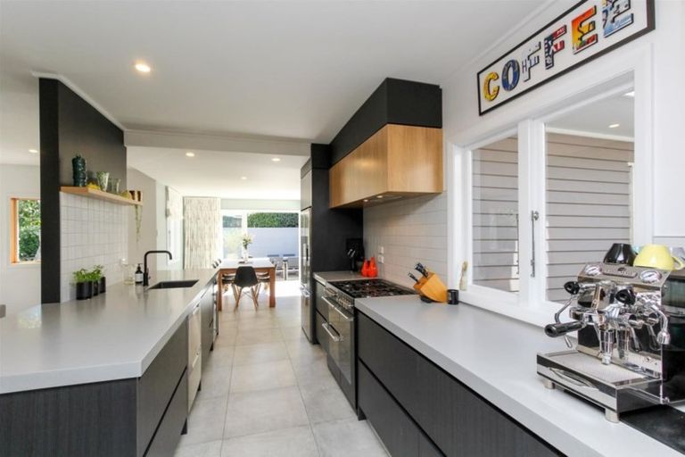 Photo of property in 22c Lismore Street, Strandon, New Plymouth, 4312