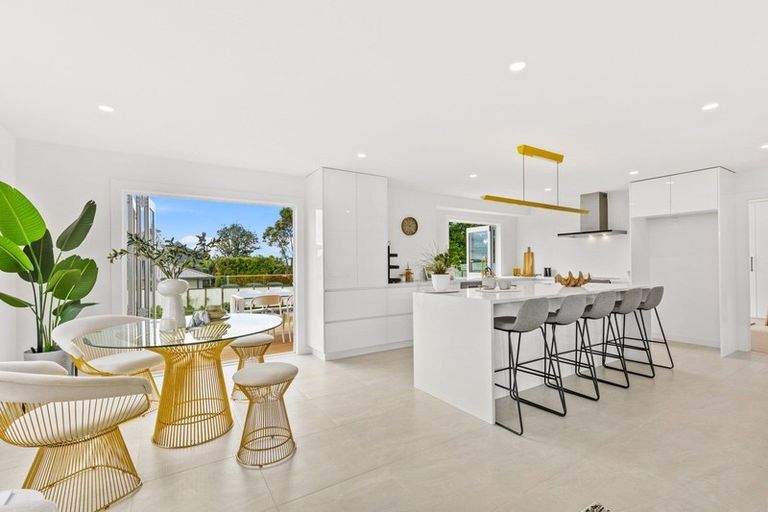 Photo of property in 1/363 Beach Road, Campbells Bay, Auckland, 0630