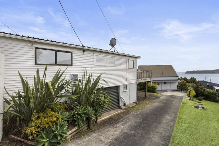Photo of property in 23 Melandra Road, Stanmore Bay, Whangaparaoa, 0932