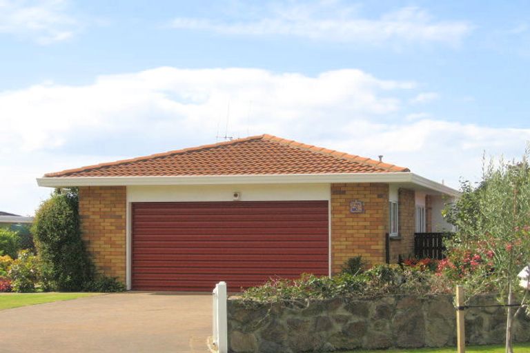 Photo of property in 23 Claridge Place, Mount Maunganui, 3116