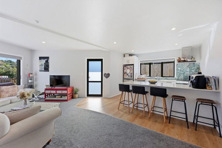 Photo of property in 64 Robbies Road, Shelly Park, Auckland, 2014