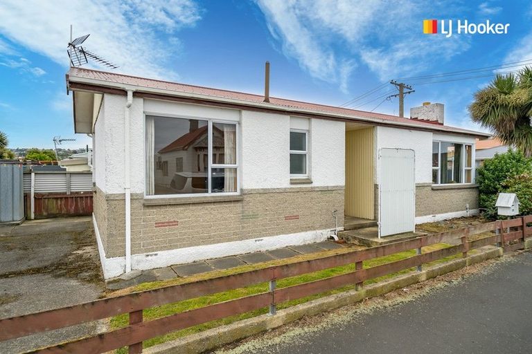 Photo of property in 182 Oxford Street, South Dunedin, Dunedin, 9012