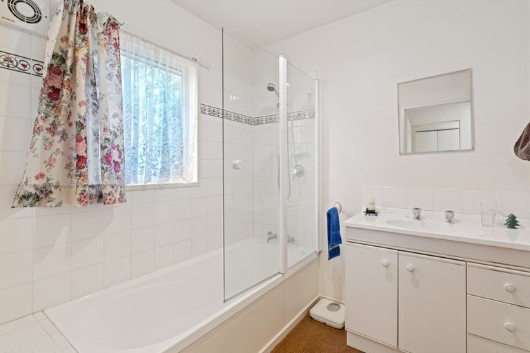 Photo of property in 53 Sargood Drive, Wanaka, 9305