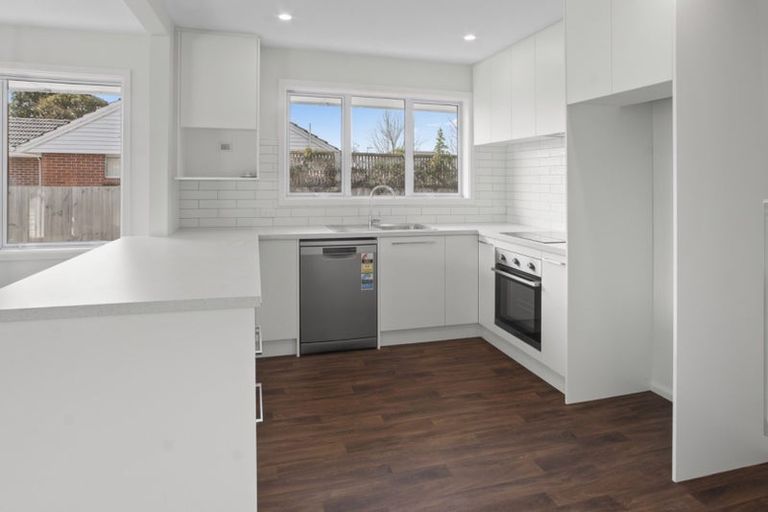 Photo of property in 2/60 Grahams Road, Burnside, Christchurch, 8041