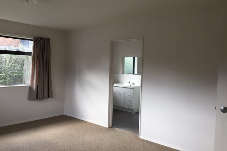 Photo of property in 302b Triangle Road, Massey, Auckland, 0614