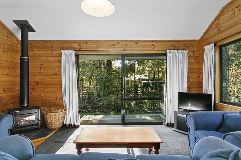 Photo of property in 6 Kaiuru Avenue, Pukawa Bay, Turangi, 3381