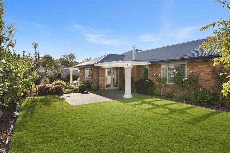 Photo of property in 32 Mokihi Gardens, Hillmorton, Christchurch, 8024