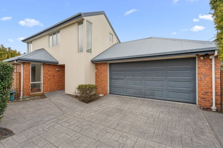 Photo of property in 4 Rosefield Lane, Northcote, Christchurch, 8052