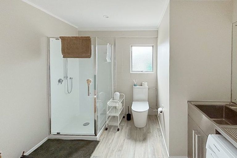 Photo of property in 20 Matuhi Rise, Henderson, Auckland, 0612