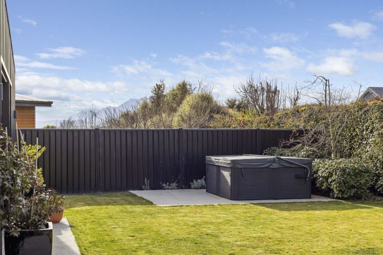 Photo of property in 13 Eden Close, Wanaka, 9305