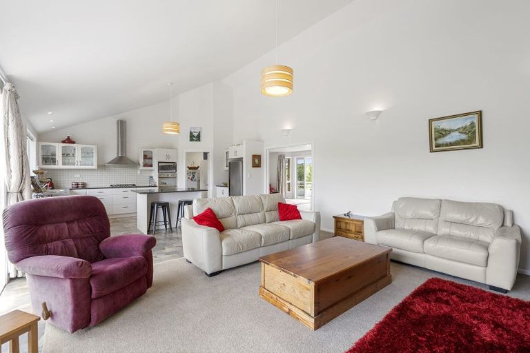 Photo of property in 121 Haruru Falls Road, Haruru, 0204