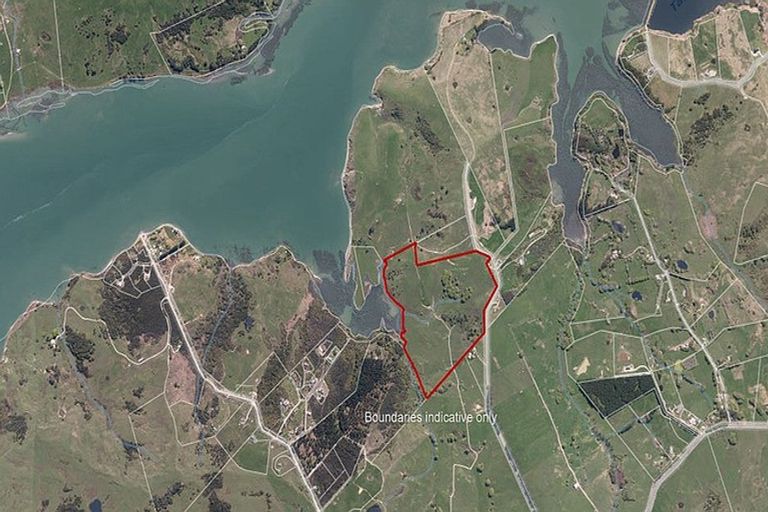 Photo of property in 135 Phillips Road, Kaiwaka, 0573