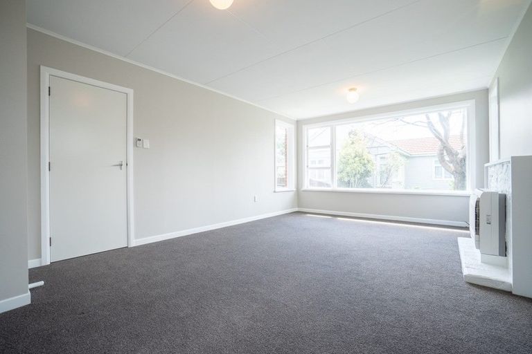 Photo of property in 655 Featherston Street, Roslyn, Palmerston North, 4414