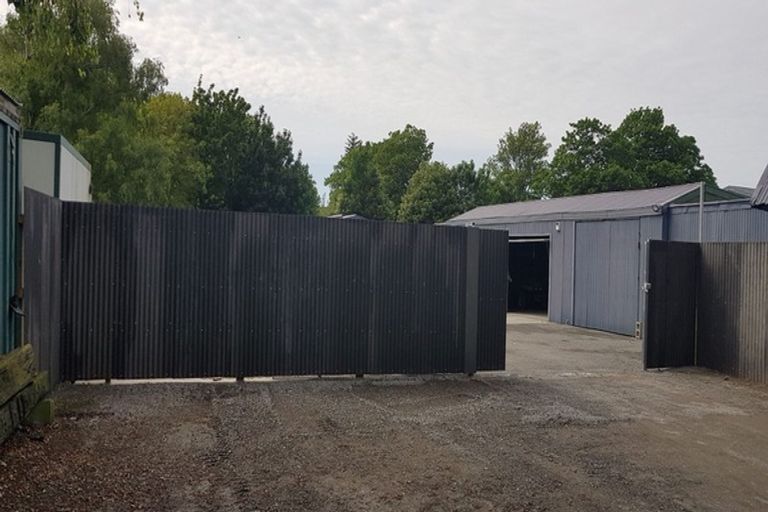 Photo of property in 733 Harewood Road, Harewood, Christchurch, 8051