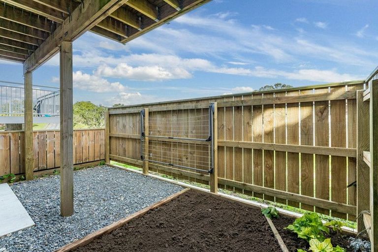 Photo of property in 3 Kopua Place, Whitby, Porirua, 5024