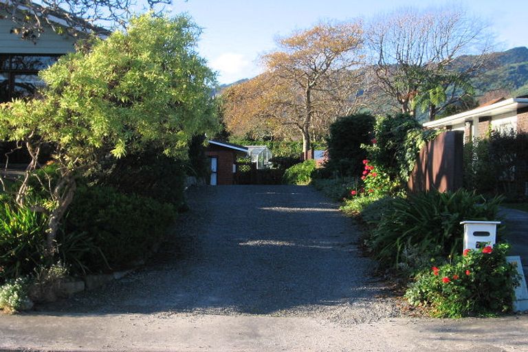 Photo of property in 7a Fleetwood Grove, Waikanae, 5036