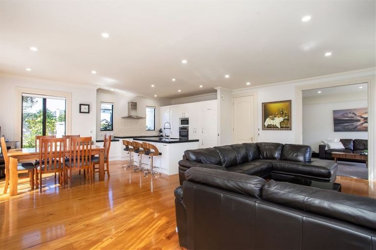 Photo of property in 39 Garreg Road, Fendalton, Christchurch, 8052